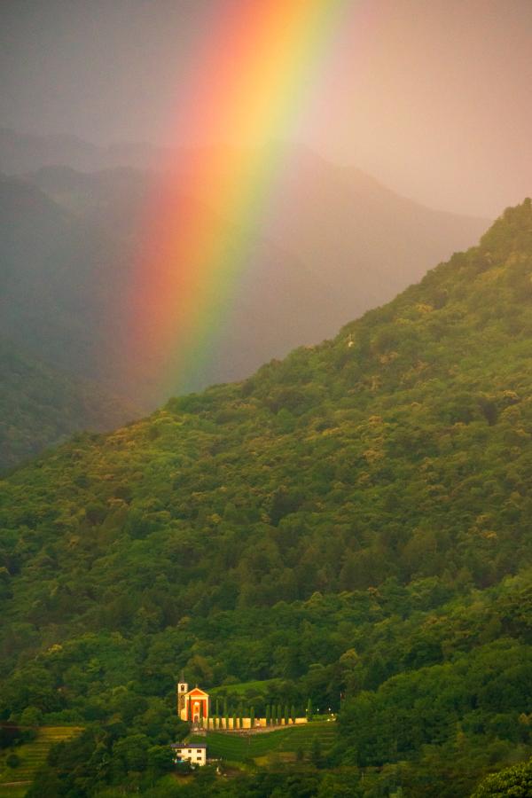 5 Vespro | Mistica e al tempo stesso leggera l’ora del vespro, come i caldi colori di un tramonto | Fotografa Yesica Nieves